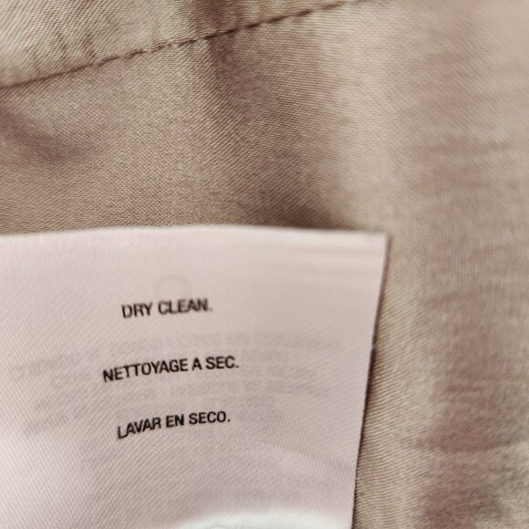 Tahari Lined Zip Front Jacket Pleated Shoulder/Front Accent Misses Size 2 Beige - Picture 8 of 9